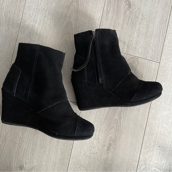 TOMS Boot | Wedge Women 6 High Heel Suede Zip Ankle Booties Shoe - Picture 4 of 11